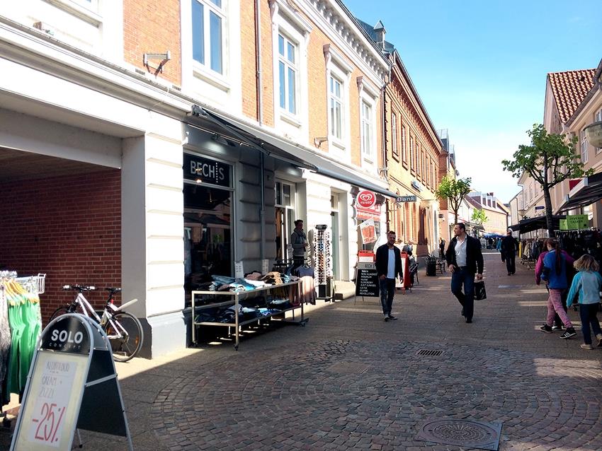 Markise i Varde gågade